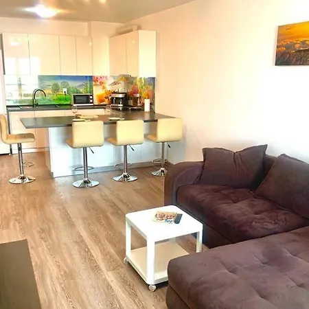 Luxury Central Apartment Platinia 5 Min To Untold Appartement *